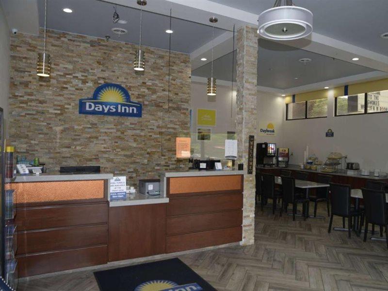 Days Inn By Wyndham Kodak/Sevierville Intrstate Smokeymntns Екстер'єр фото