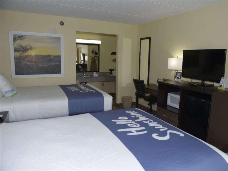 Days Inn By Wyndham Kodak/Sevierville Intrstate Smokeymntns Екстер'єр фото