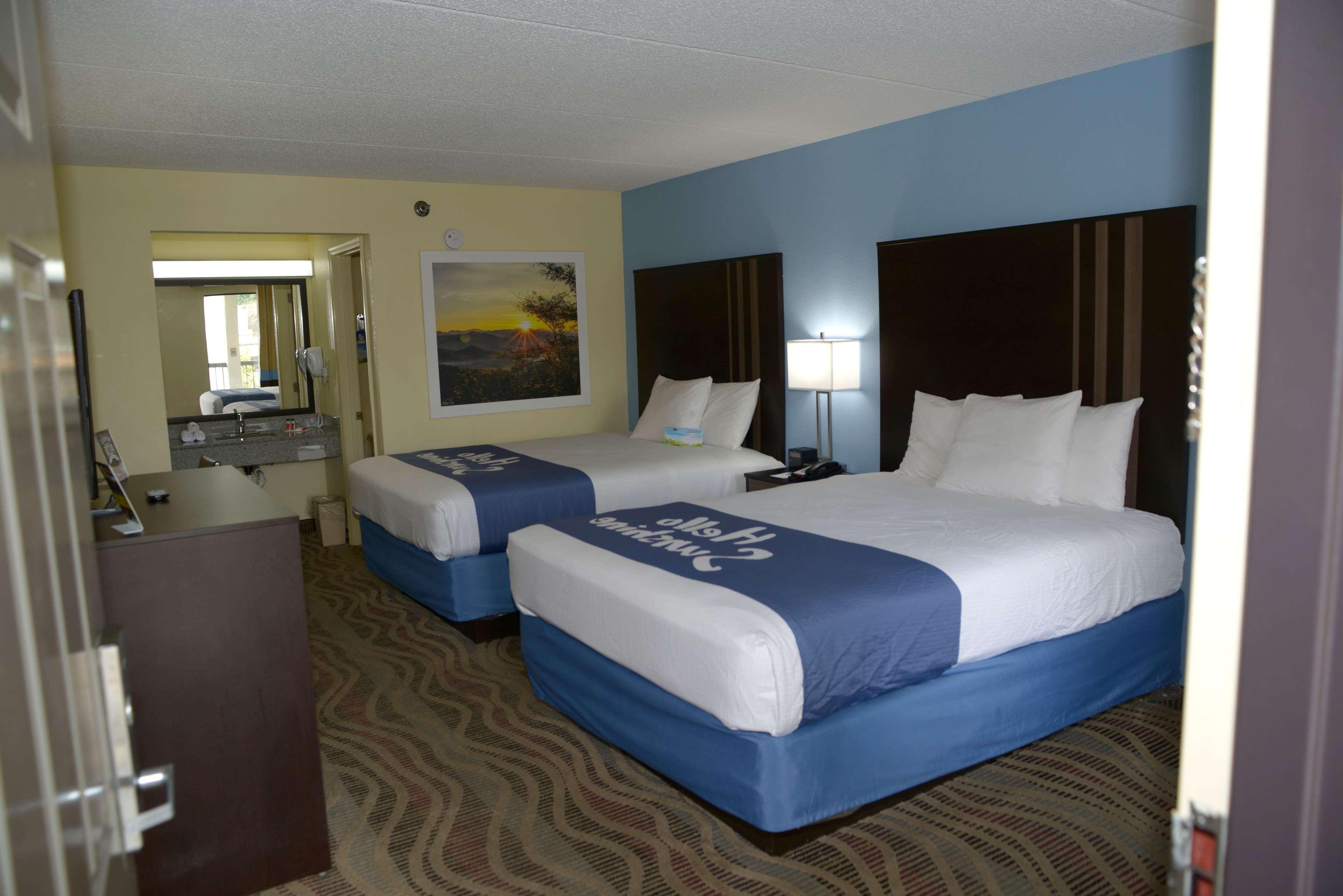 Days Inn By Wyndham Kodak/Sevierville Intrstate Smokeymntns Екстер'єр фото