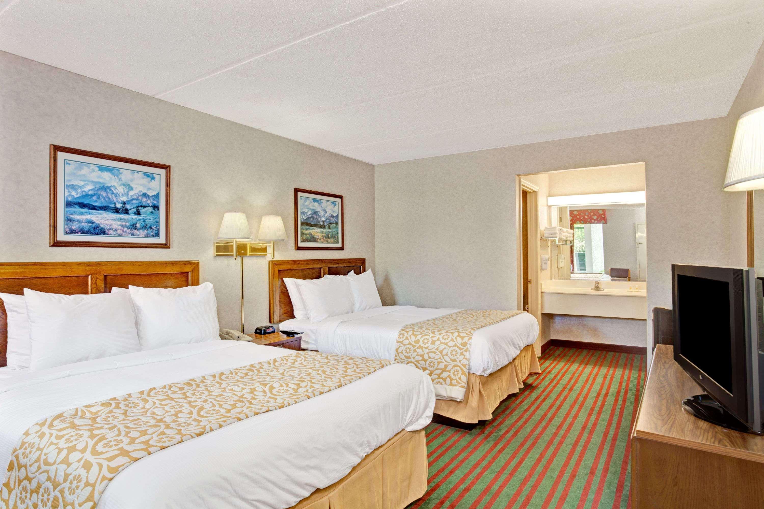 Days Inn By Wyndham Kodak/Sevierville Intrstate Smokeymntns Екстер'єр фото