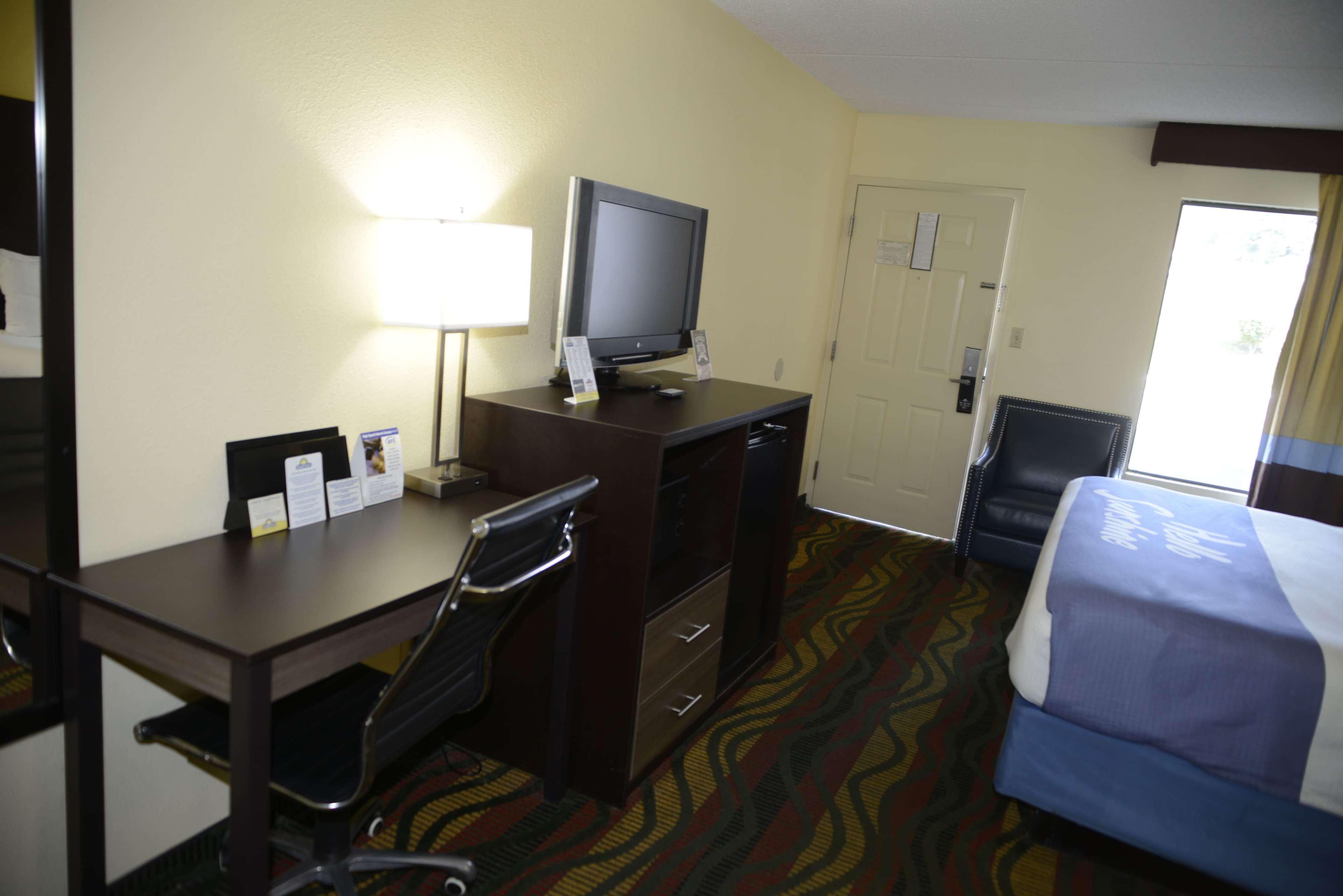 Days Inn By Wyndham Kodak/Sevierville Intrstate Smokeymntns Екстер'єр фото