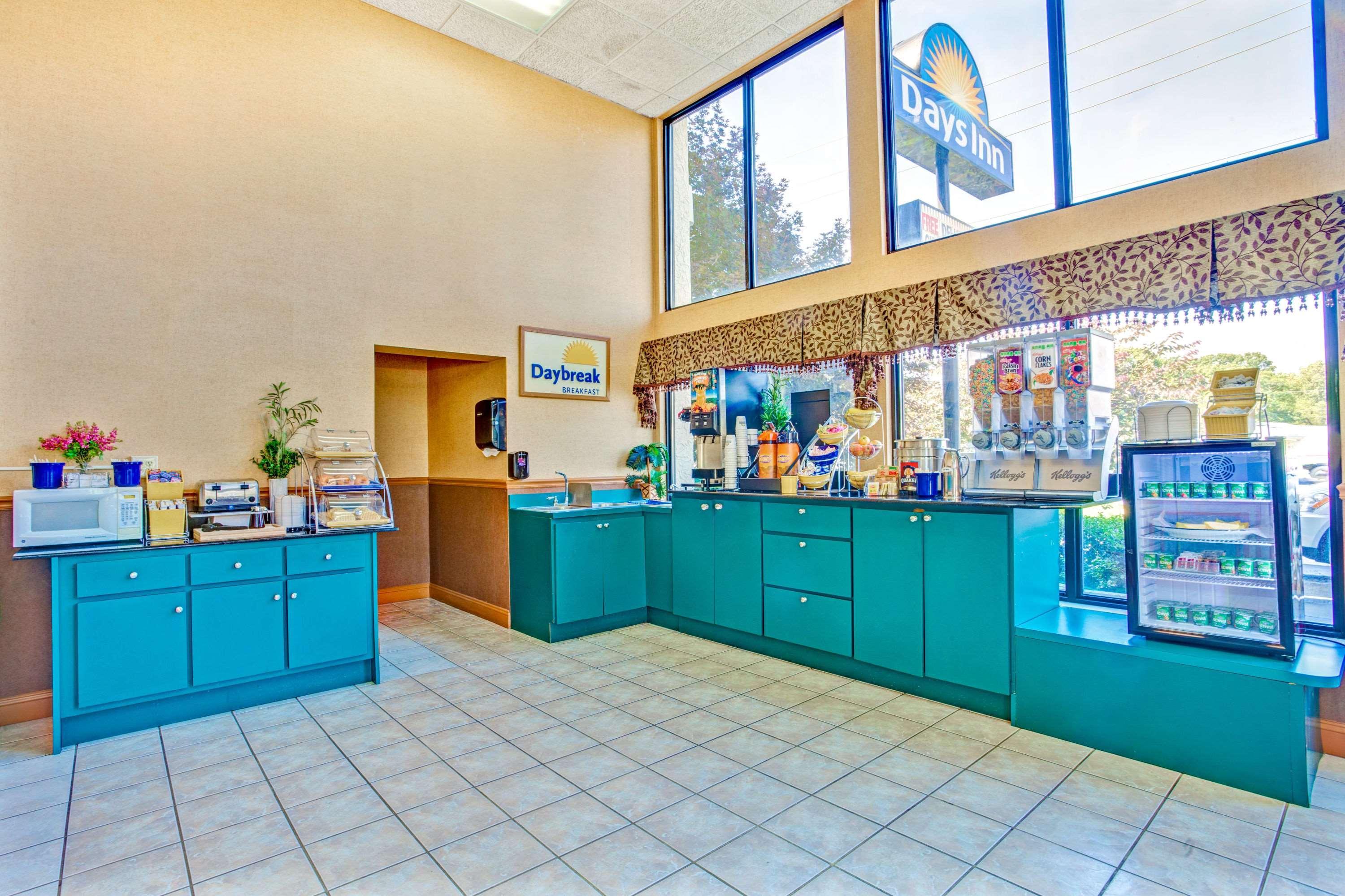 Days Inn By Wyndham Kodak/Sevierville Intrstate Smokeymntns Екстер'єр фото