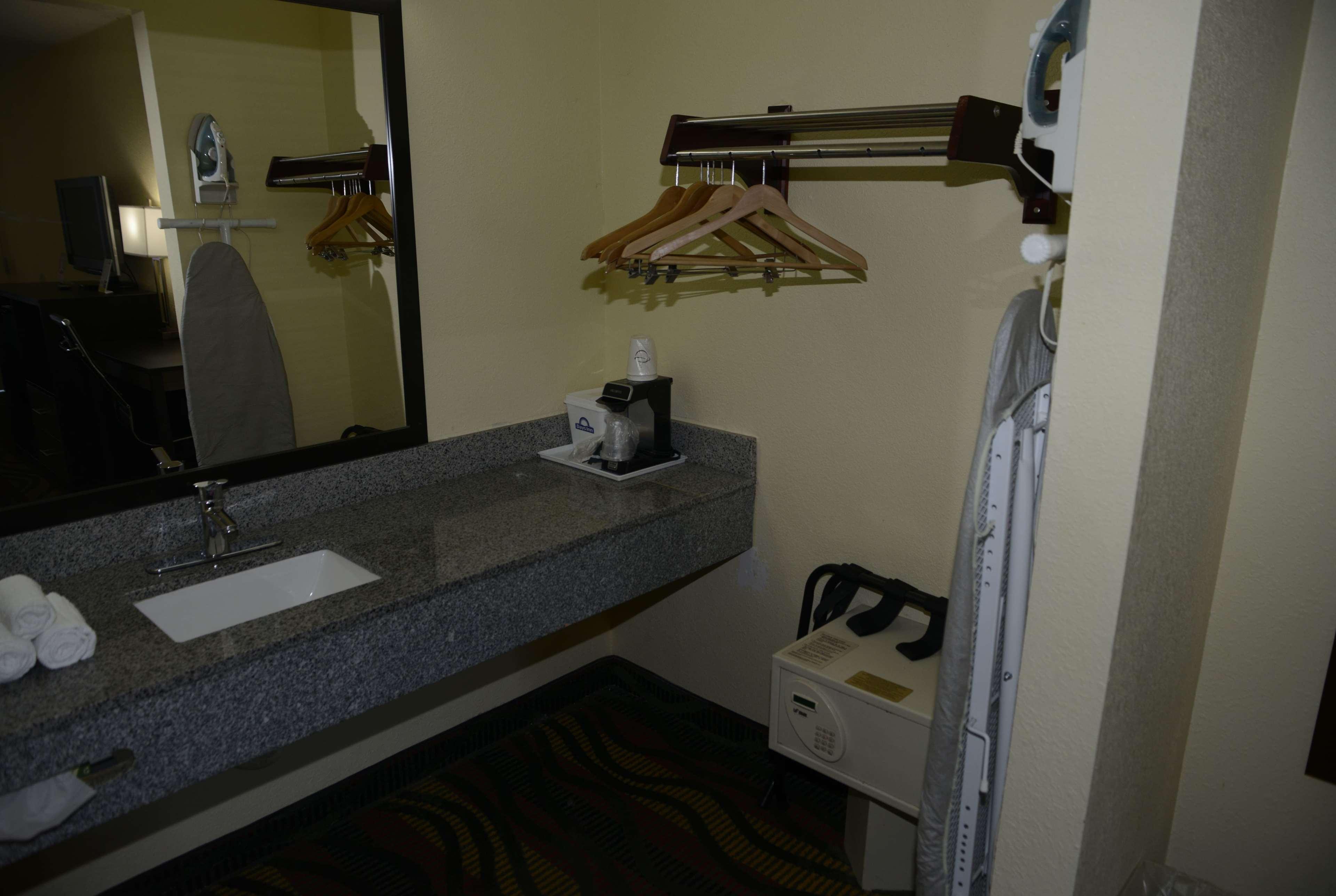 Days Inn By Wyndham Kodak/Sevierville Intrstate Smokeymntns Екстер'єр фото