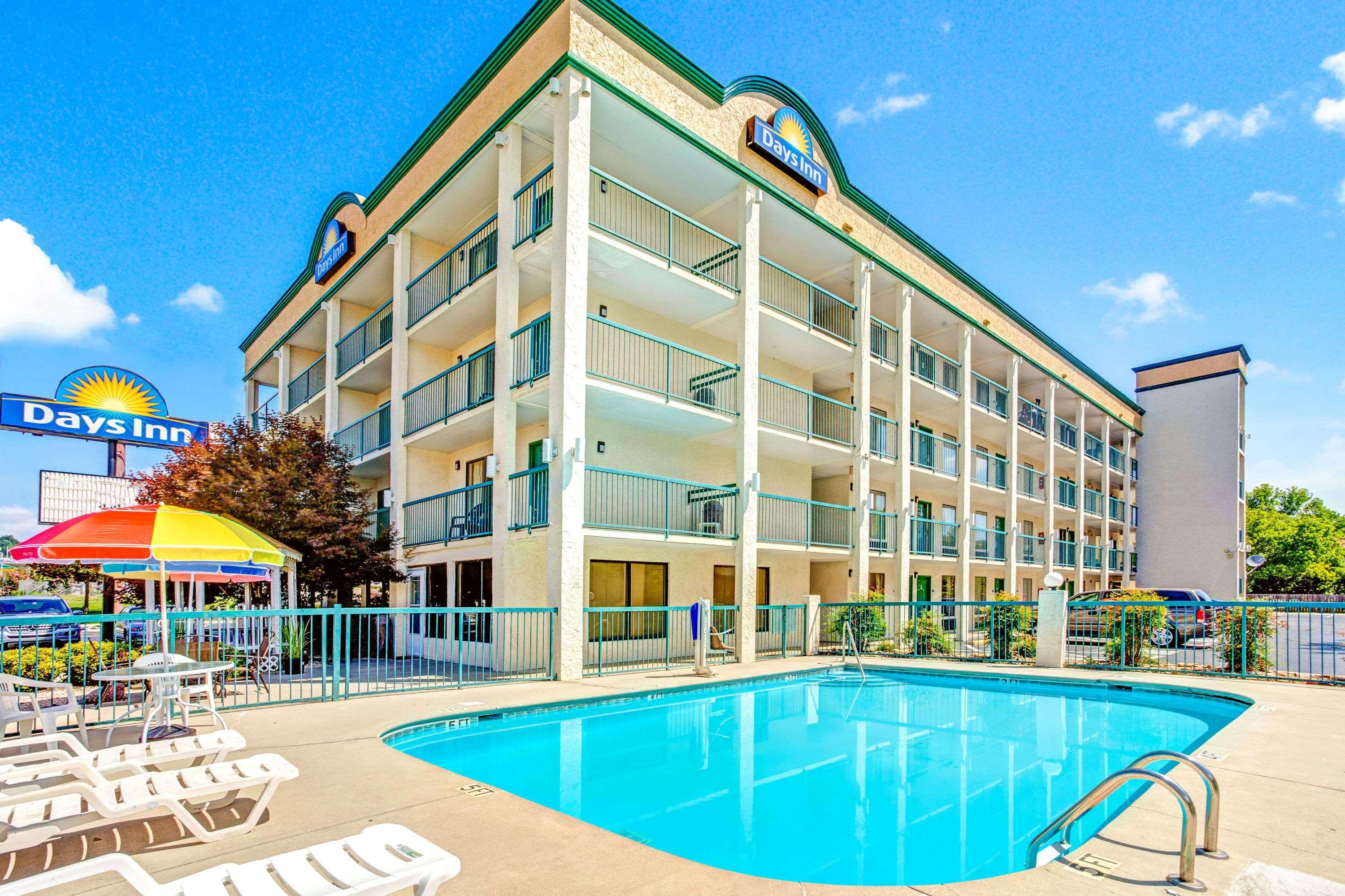 Days Inn By Wyndham Kodak/Sevierville Intrstate Smokeymntns Екстер'єр фото
