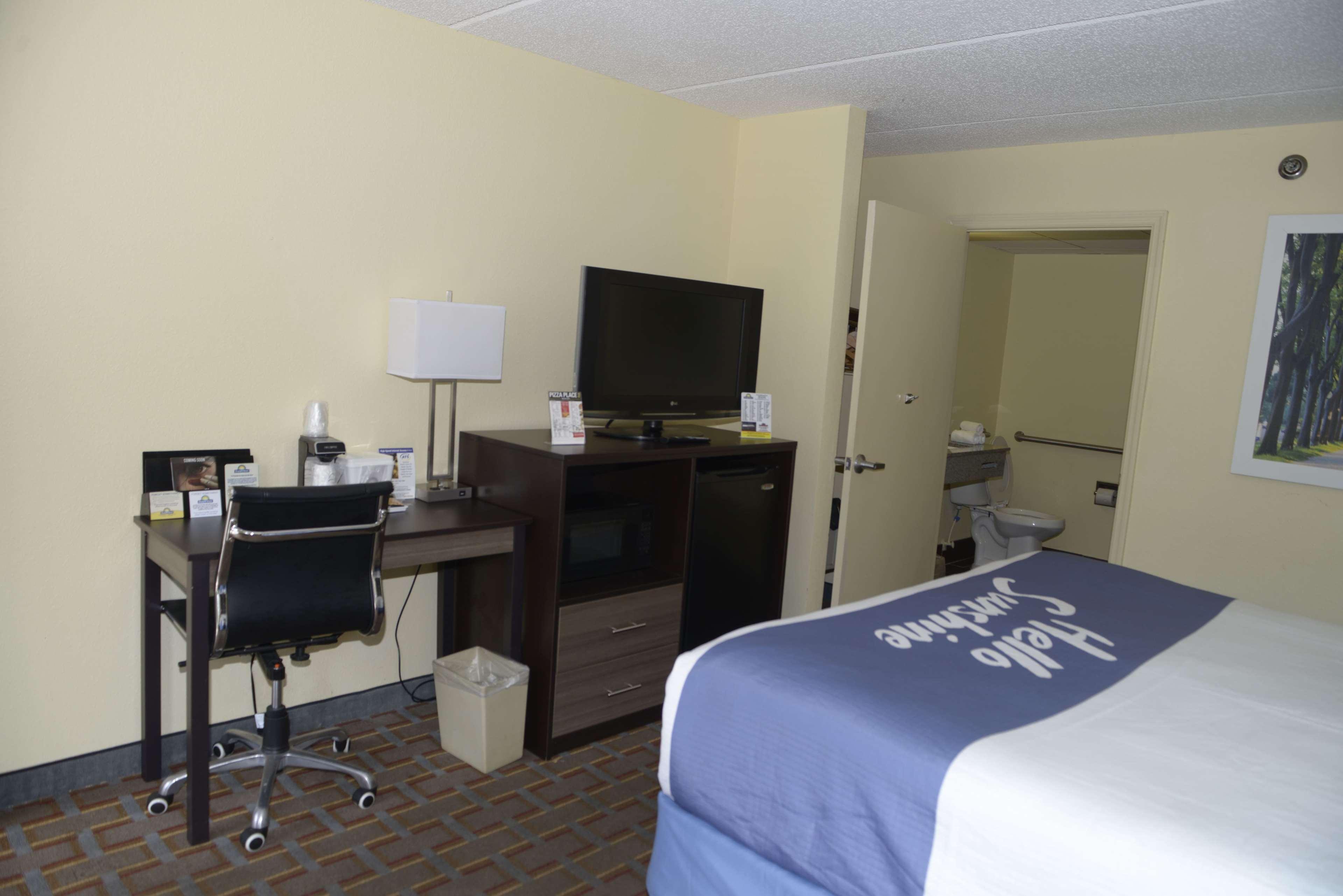 Days Inn By Wyndham Kodak/Sevierville Intrstate Smokeymntns Екстер'єр фото
